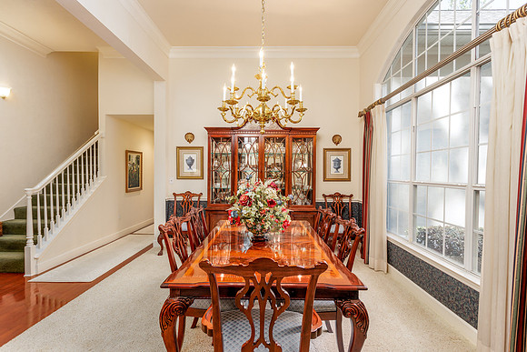 Dining1